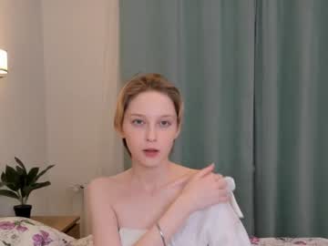 girl Webcam Girls Sex Thressome And Foursome with alisondrakes