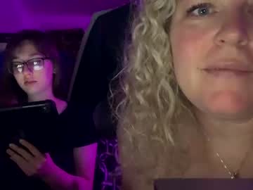 girl Webcam Girls Sex Thressome And Foursome with boyzenberrykush