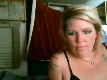 couple Webcam Girls Sex Thressome And Foursome with thickthighsdarkeyes